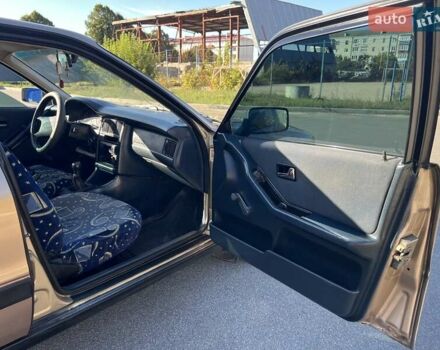 Бежевый Ауди 80, объемом двигателя 1.8 л и пробегом 409 тыс. км за 1499 $, фото 25 на Automoto.ua