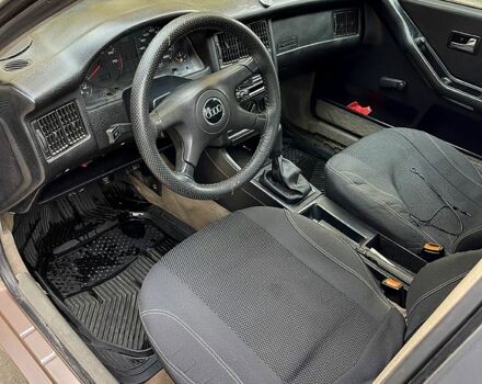 Бежевий Ауді 80, об'ємом двигуна 1.8 л та пробігом 320 тис. км за 1400 $, фото 3 на Automoto.ua