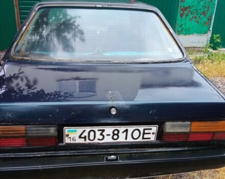 Черный Ауди 80, объемом двигателя 1.6 л и пробегом 400 тыс. км за 700 $, фото 1 на Automoto.ua