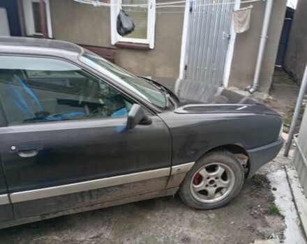 Черный Ауди 80, объемом двигателя 1.8 л и пробегом 400 тыс. км за 1400 $, фото 1 на Automoto.ua