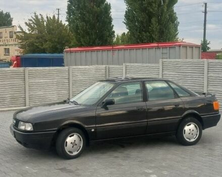 Черный Ауди 80, объемом двигателя 1.8 л и пробегом 222 тыс. км за 1350 $, фото 1 на Automoto.ua
