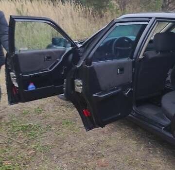 Черный Ауди 80, объемом двигателя 1.6 л и пробегом 360 тыс. км за 2750 $, фото 7 на Automoto.ua