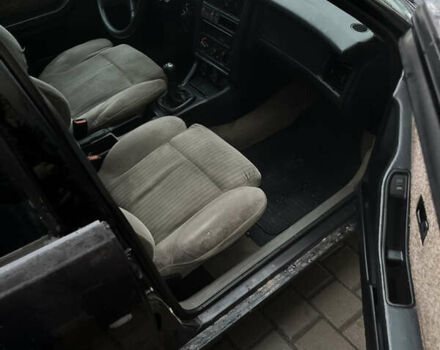 Черный Ауди 80, объемом двигателя 1.8 л и пробегом 602 тыс. км за 2200 $, фото 4 на Automoto.ua