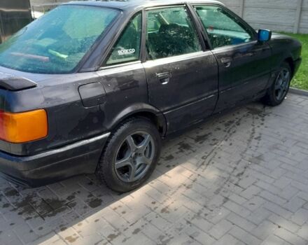 Черный Ауди 80, объемом двигателя 1.6 л и пробегом 1000 тыс. км за 1642 $, фото 4 на Automoto.ua