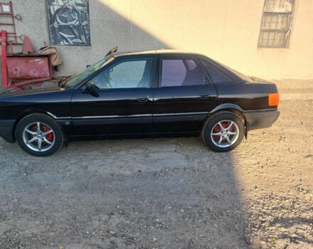 Черный Ауди 80, объемом двигателя 1.8 л и пробегом 250 тыс. км за 1700 $, фото 4 на Automoto.ua