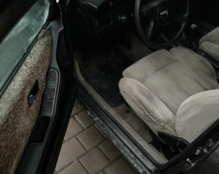 Черный Ауди 80, объемом двигателя 1.8 л и пробегом 600 тыс. км за 2150 $, фото 4 на Automoto.ua