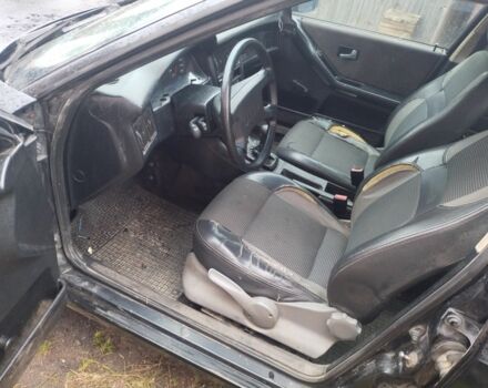 Черный Ауди 80, объемом двигателя 1.9 л и пробегом 350 тыс. км за 1250 $, фото 4 на Automoto.ua