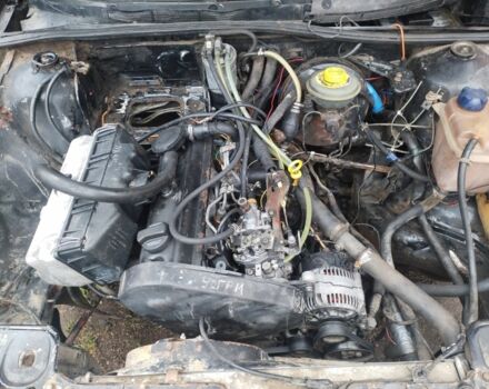 Черный Ауди 80, объемом двигателя 1.9 л и пробегом 350 тыс. км за 1250 $, фото 6 на Automoto.ua