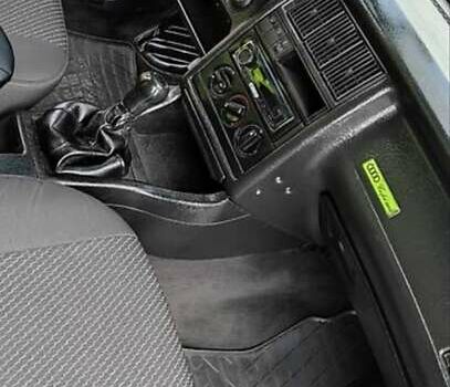 Черный Ауди 80, объемом двигателя 1.8 л и пробегом 320 тыс. км за 2500 $, фото 6 на Automoto.ua