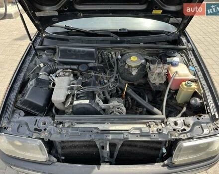 Ауди 80 1994 в Мукачеве на Automoto.ua Черный Ауди 80, объемом двигателя 2 л и пробегом 376 тыс. км за 2500 $, фото 3 на Automoto.ua