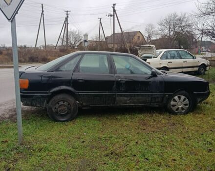 Черный Ауди 80, объемом двигателя 2 л и пробегом 300 тыс. км за 650 $, фото 1 на Automoto.ua