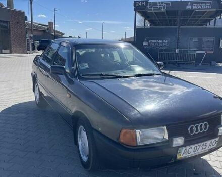 Черный Ауди 80, объемом двигателя 1.9 л и пробегом 250 тыс. км за 2200 $, фото 1 на Automoto.ua