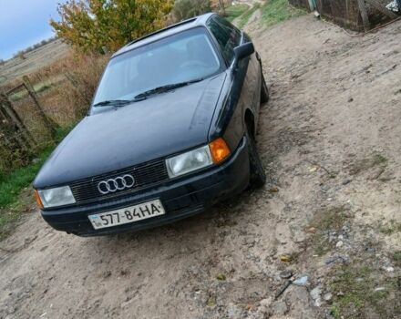 Черный Ауди 80, объемом двигателя 2 л и пробегом 300 тыс. км за 900 $, фото 1 на Automoto.ua
