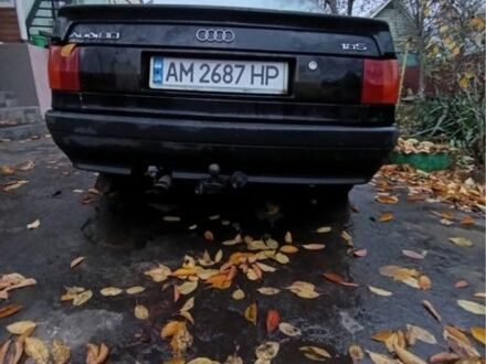 Черный Ауди 80, объемом двигателя 1.8 л и пробегом 400 тыс. км за 1000 $, фото 1 на Automoto.ua