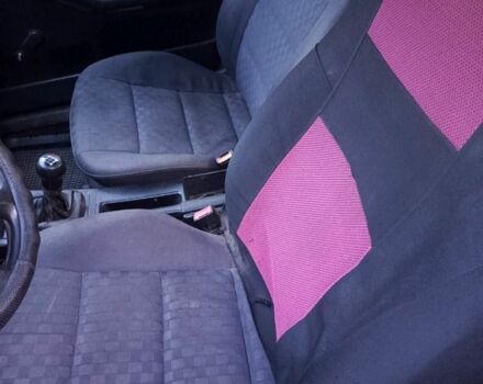 Красный Ауди 80, объемом двигателя 1.8 л и пробегом 400 тыс. км за 1100 $, фото 3 на Automoto.ua