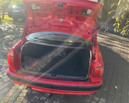 Красный Ауди 80, объемом двигателя 2 л и пробегом 360 тыс. км за 1800 $, фото 5 на Automoto.ua