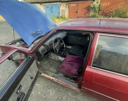 Красный Ауди 80, объемом двигателя 1.6 л и пробегом 50 тыс. км за 357 $, фото 4 на Automoto.ua