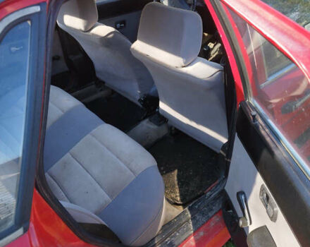 Червоний Ауді 80, об'ємом двигуна 1.6 л та пробігом 300 тис. км за 950 $, фото 1 на Automoto.ua