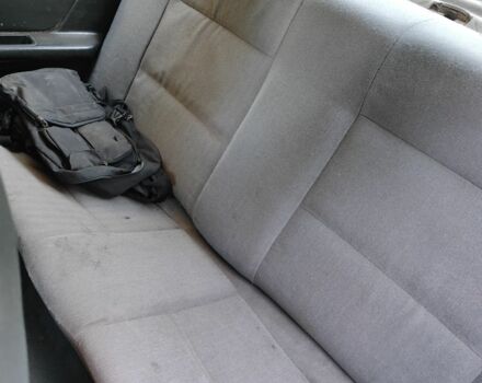 Красный Ауди 80, объемом двигателя 1.6 л и пробегом 300 тыс. км за 601 $, фото 4 на Automoto.ua