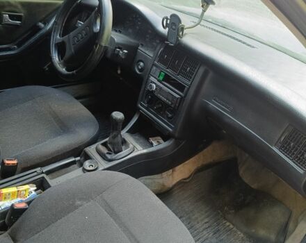 Червоний Ауді 80, об'ємом двигуна 1.8 л та пробігом 300 тис. км за 900 $, фото 1 на Automoto.ua