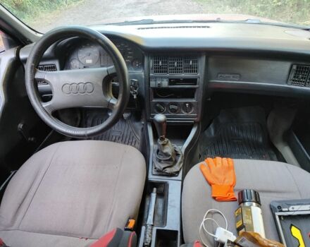 Красный Ауди 80, объемом двигателя 1.6 л и пробегом 300 тыс. км за 601 $, фото 3 на Automoto.ua