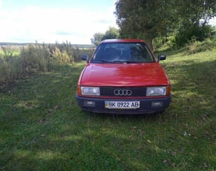 Красный Ауди 80, объемом двигателя 1.8 л и пробегом 80 тыс. км за 1400 $, фото 2 на Automoto.ua
