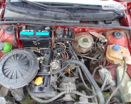 Червоний Ауді 80, об'ємом двигуна 1.8 л та пробігом 400 тис. км за 2700 $, фото 2 на Automoto.ua