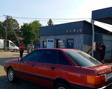 Красный Ауди 80, объемом двигателя 1.6 л и пробегом 50 тыс. км за 1300 $, фото 4 на Automoto.ua