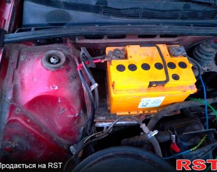 Красный Ауди 80, объемом двигателя 1.8 л и пробегом 300 тыс. км за 1750 $, фото 7 на Automoto.ua