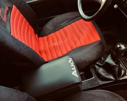 Красный Ауди 80, объемом двигателя 1.8 л и пробегом 410 тыс. км за 1500 $, фото 3 на Automoto.ua