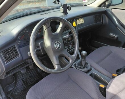 Красный Ауди 80, объемом двигателя 2 л и пробегом 296 тыс. км за 2200 $, фото 4 на Automoto.ua