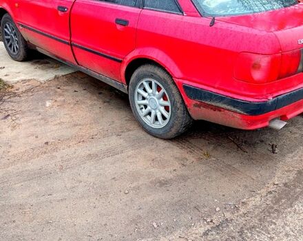 Красный Ауди 80, объемом двигателя 2 л и пробегом 50 тыс. км за 1100 $, фото 3 на Automoto.ua