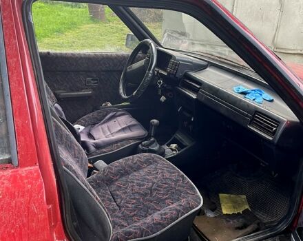 Красный Ауди 80, объемом двигателя 1.8 л и пробегом 300 тыс. км за 700 $, фото 1 на Automoto.ua