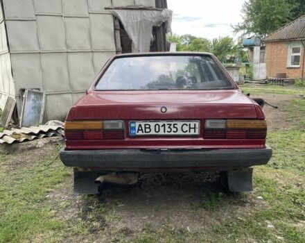 Красный Ауди 80, объемом двигателя 1.8 л и пробегом 300 тыс. км за 800 $, фото 1 на Automoto.ua