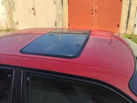 Красный Ауди 80, объемом двигателя 1.8 л и пробегом 350 тыс. км за 1250 $, фото 1 на Automoto.ua