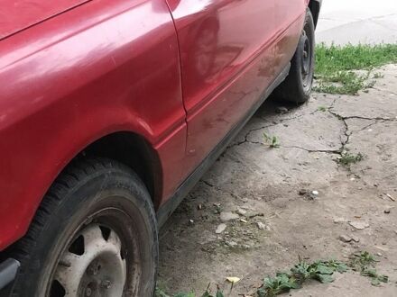 Красный Ауди 80, объемом двигателя 1.6 л и пробегом 225 тыс. км за 750 $, фото 1 на Automoto.ua