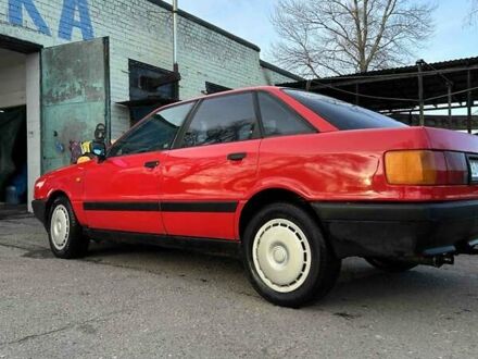 Ауди 80 1989 в Чернигове на Automoto.ua Красный Ауди 80, объемом двигателя 1.8 л и пробегом 250 тыс. км за 2600 $, фото 1 на Automoto.ua