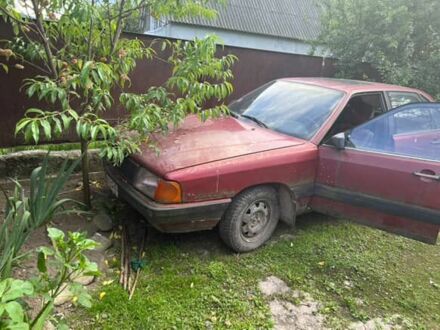 Червоний Ауді 80, об'ємом двигуна 2 л та пробігом 3 тис. км за 450 $, фото 1 на Automoto.ua
