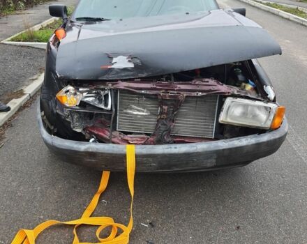 Красный Ауди 80, объемом двигателя 1.6 л и пробегом 1000 тыс. км за 947 $, фото 1 на Automoto.ua