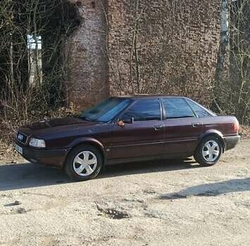 Красный Ауди 80, объемом двигателя 2 л и пробегом 300 тыс. км за 1250 $, фото 1 на Automoto.ua