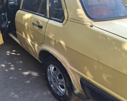 Желтый Ауди 80, объемом двигателя 1.6 л и пробегом 339 тыс. км за 1450 $, фото 5 на Automoto.ua