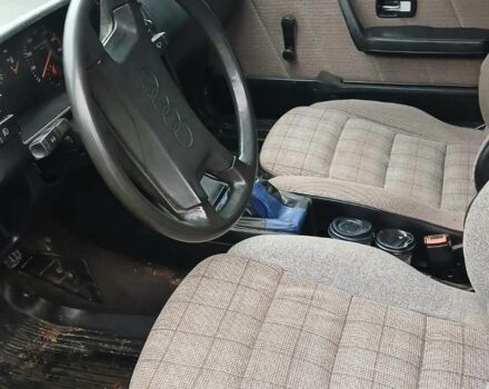 Серый Ауди 80, объемом двигателя 1.8 л и пробегом 297 тыс. км за 1200 $, фото 5 на Automoto.ua