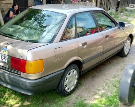 Серый Ауди 80, объемом двигателя 2 л и пробегом 200 тыс. км за 1432 $, фото 3 на Automoto.ua