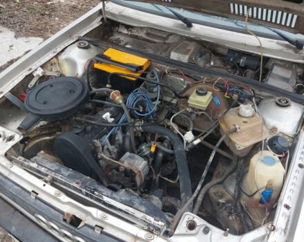 Серый Ауди 80, объемом двигателя 1.6 л и пробегом 290 тыс. км за 750 $, фото 4 на Automoto.ua