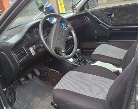 Серый Ауди 80, объемом двигателя 1.8 л и пробегом 260 тыс. км за 1500 $, фото 2 на Automoto.ua