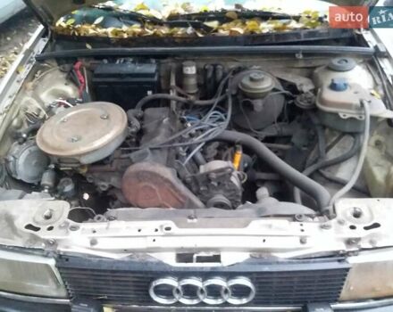 Серый Ауди 80, объемом двигателя 1.8 л и пробегом 250 тыс. км за 1300 $, фото 10 на Automoto.ua