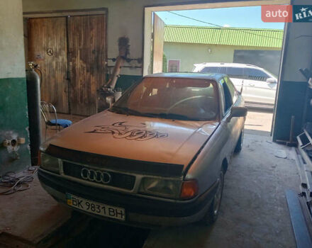 Серый Ауди 80, объемом двигателя 1.78 л и пробегом 440 тыс. км за 999 $, фото 5 на Automoto.ua