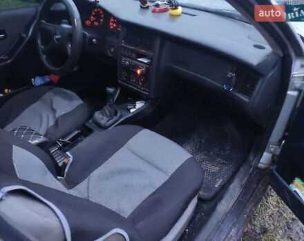 Серый Ауди 80, объемом двигателя 2 л и пробегом 300 тыс. км за 2300 $, фото 12 на Automoto.ua