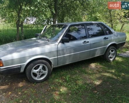 Серый Ауди 80, объемом двигателя 1.8 л и пробегом 306 тыс. км за 900 $, фото 1 на Automoto.ua