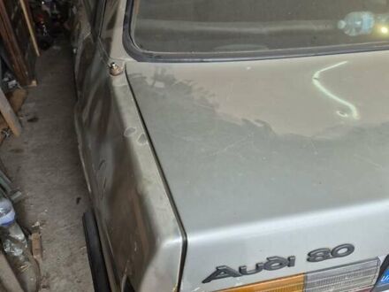 Серый Ауди 80, объемом двигателя 1.59 л и пробегом 150 тыс. км за 800 $, фото 1 на Automoto.ua